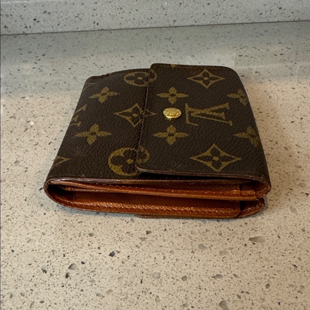 LOUIS VUITTON - Portefeuille Elise Monogram Compact Wallet - Picture 4 of 13